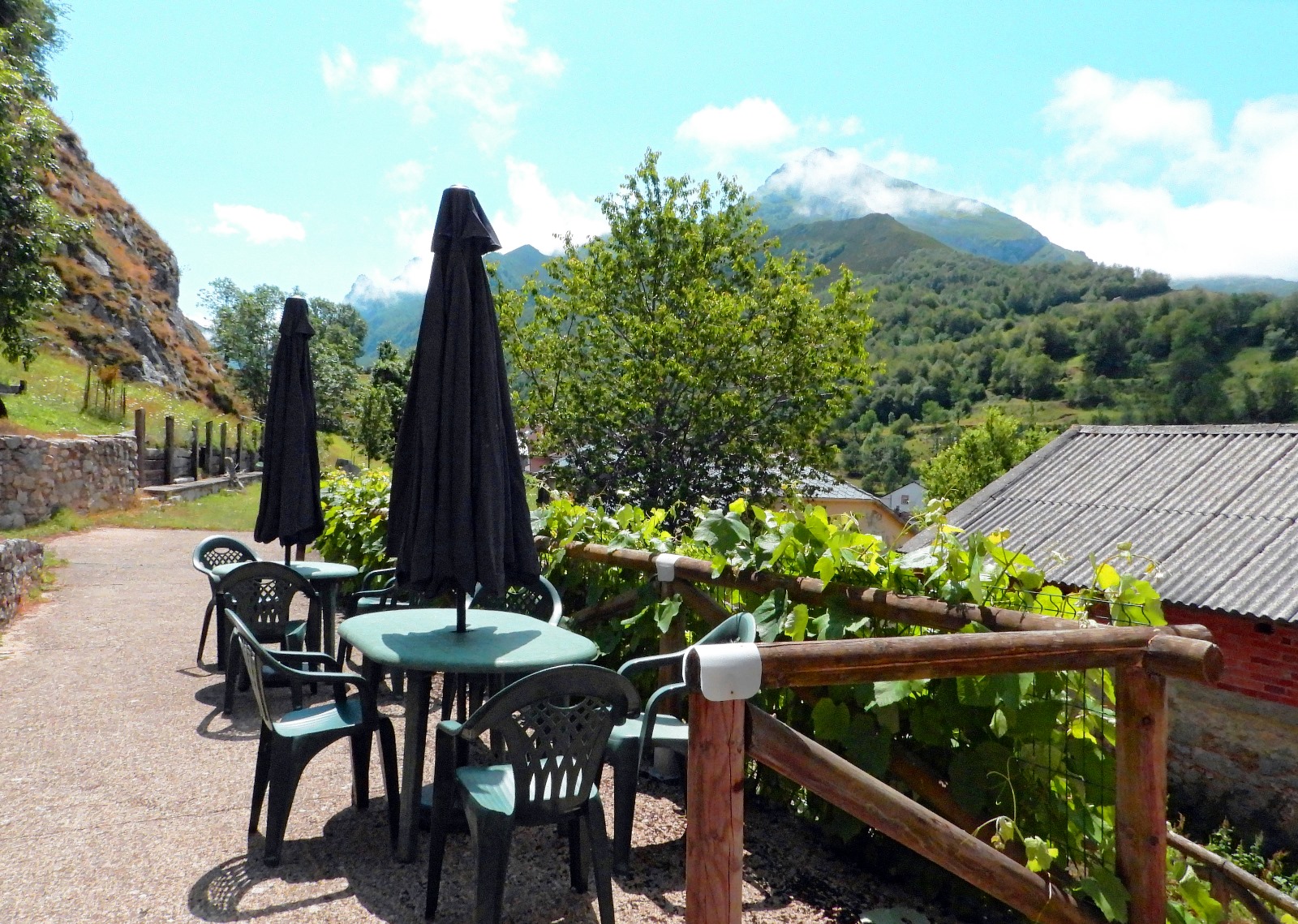 terraza Hotel Somiedo