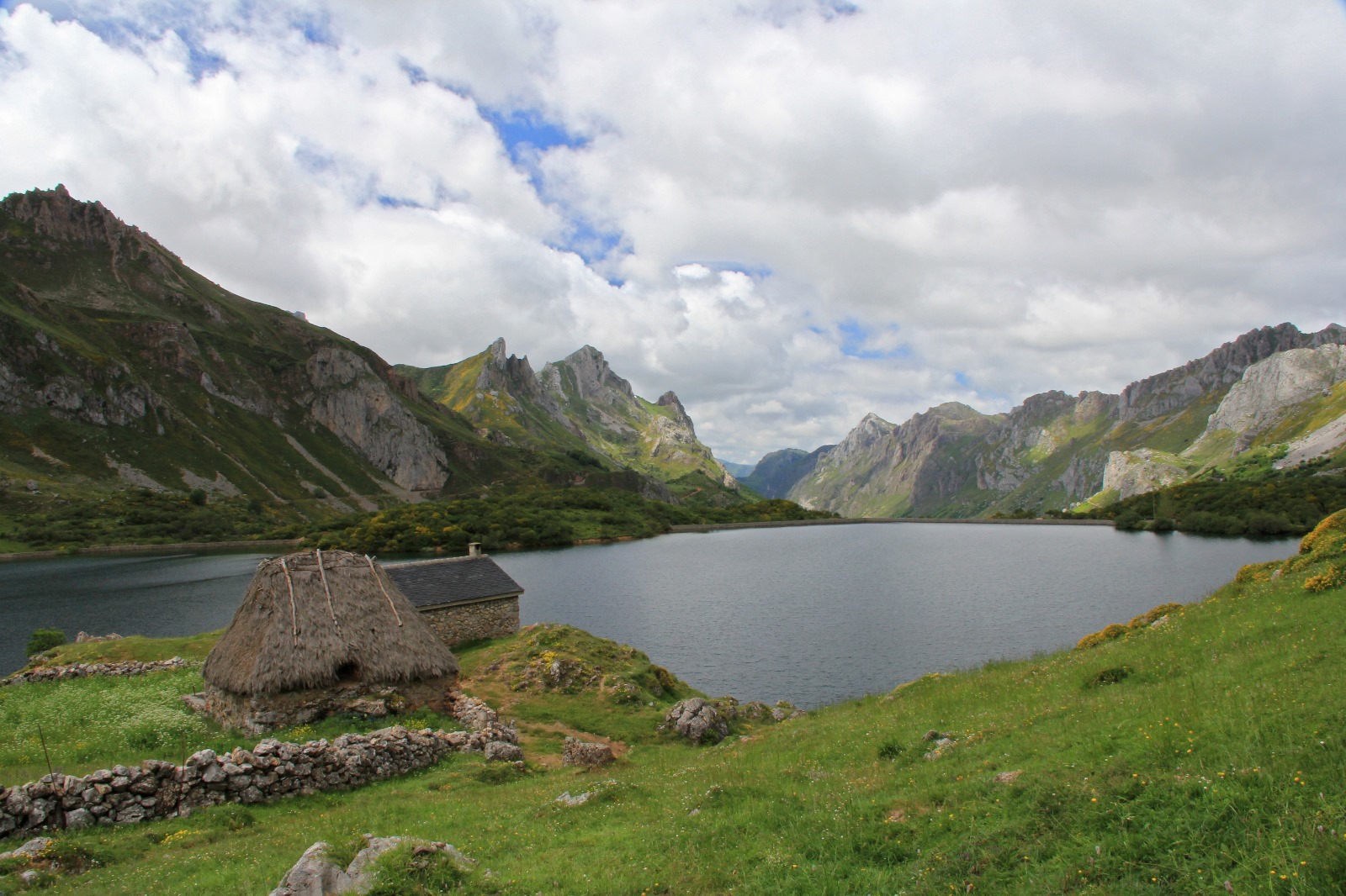Lago del valle Somiedo