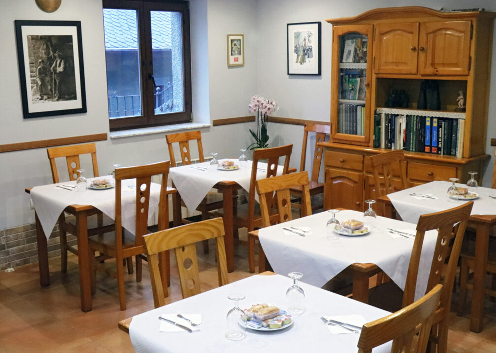 Imagen mesas cafetería